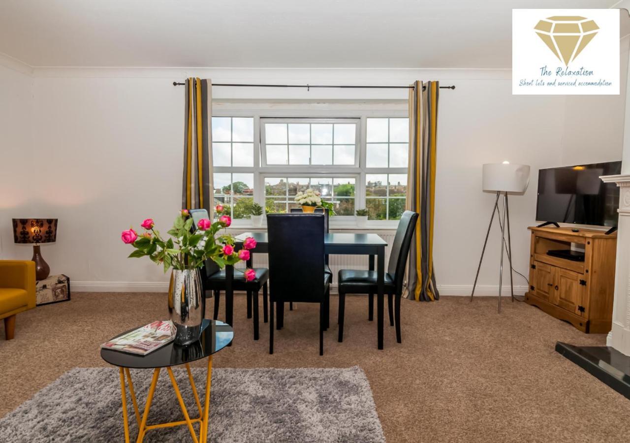 2 Bed Apartment-5 Guests - Business-Relocation-Parking - The Brighton Short Stay & Serviced Apartments المظهر الخارجي الصورة