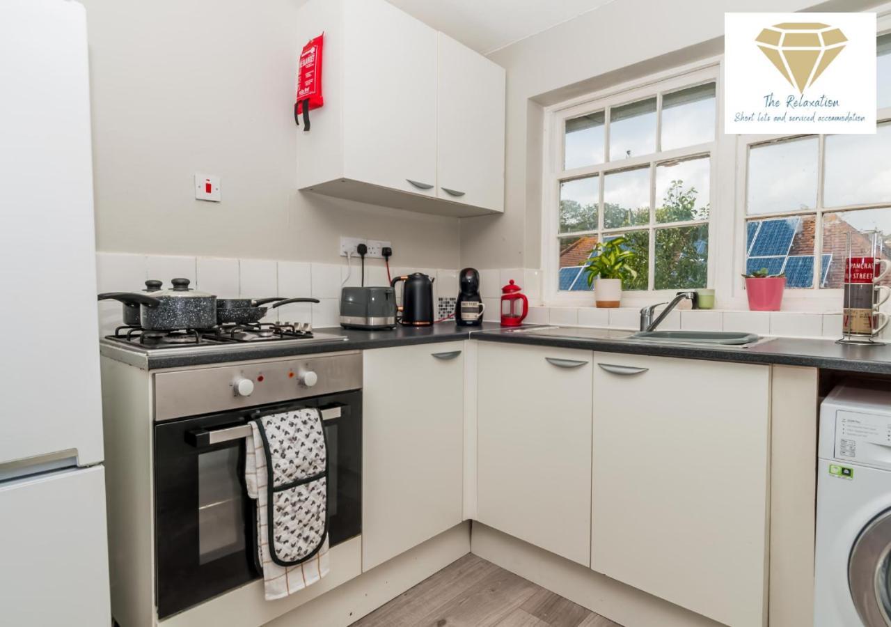 2 Bed Apartment-5 Guests - Business-Relocation-Parking - The Brighton Short Stay & Serviced Apartments المظهر الخارجي الصورة