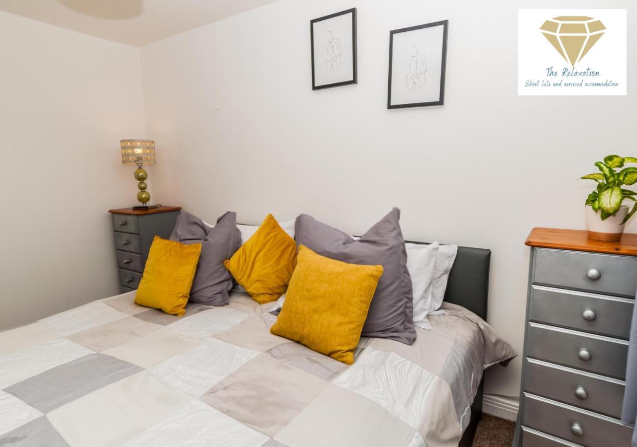 2 Bed Apartment-5 Guests - Business-Relocation-Parking - The Brighton Short Stay & Serviced Apartments المظهر الخارجي الصورة