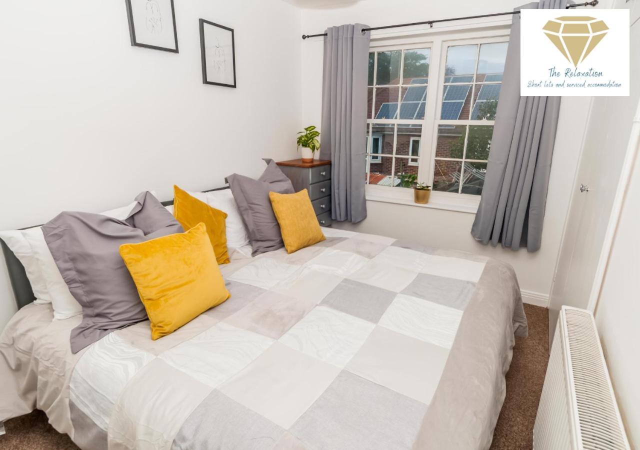 2 Bed Apartment-5 Guests - Business-Relocation-Parking - The Brighton Short Stay & Serviced Apartments المظهر الخارجي الصورة