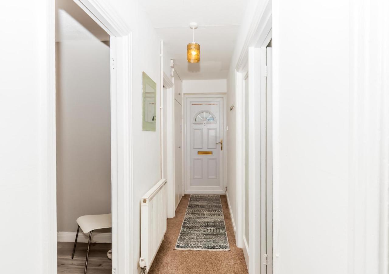 2 Bed Apartment-5 Guests - Business-Relocation-Parking - The Brighton Short Stay & Serviced Apartments المظهر الخارجي الصورة