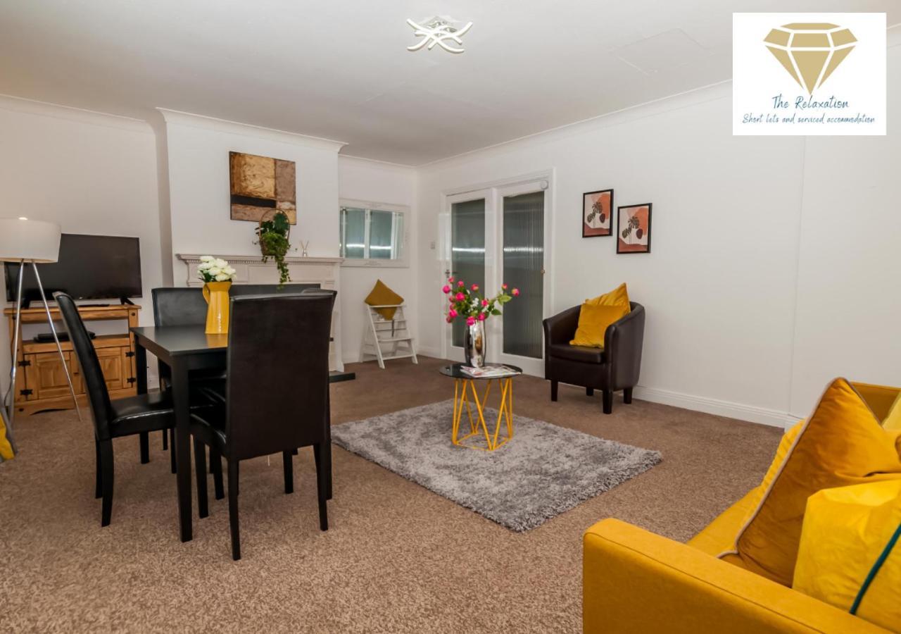2 Bed Apartment-5 Guests - Business-Relocation-Parking - The Brighton Short Stay & Serviced Apartments المظهر الخارجي الصورة