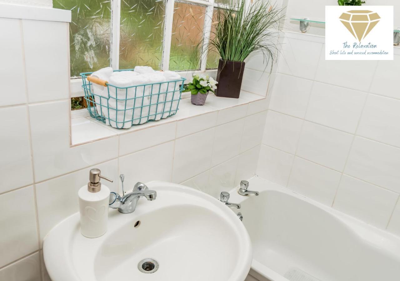 2 Bed Apartment-5 Guests - Business-Relocation-Parking - The Brighton Short Stay & Serviced Apartments المظهر الخارجي الصورة