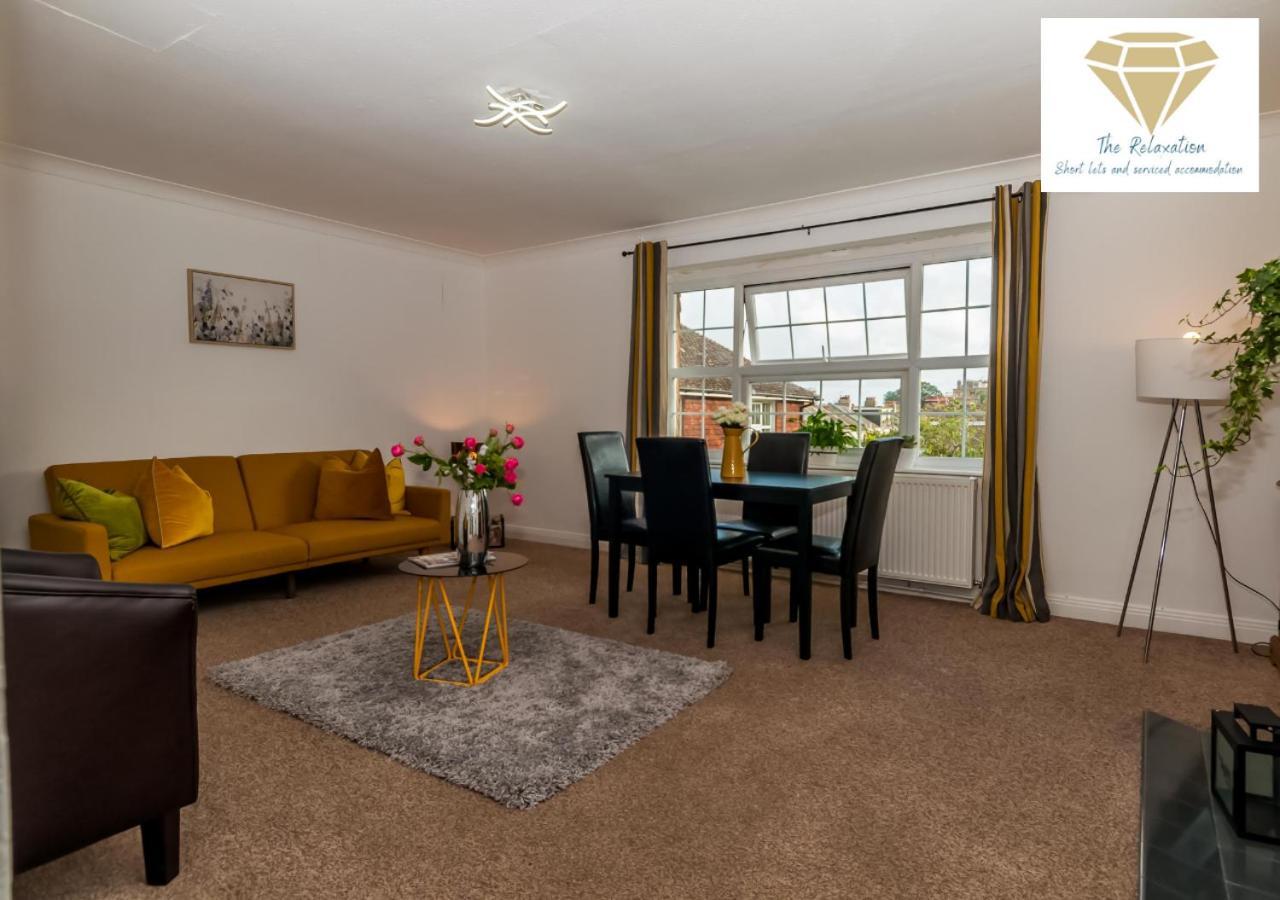 2 Bed Apartment-5 Guests - Business-Relocation-Parking - The Brighton Short Stay & Serviced Apartments المظهر الخارجي الصورة